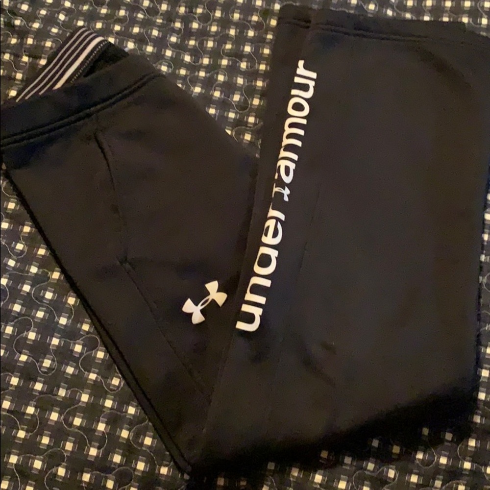 Youth medium Under Armour sweats with pockets